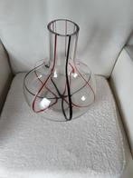 Decoratieve vaas met zwarte en rode strepen, Zwart, Ophalen of Verzenden, Minder dan 50 cm, Glas