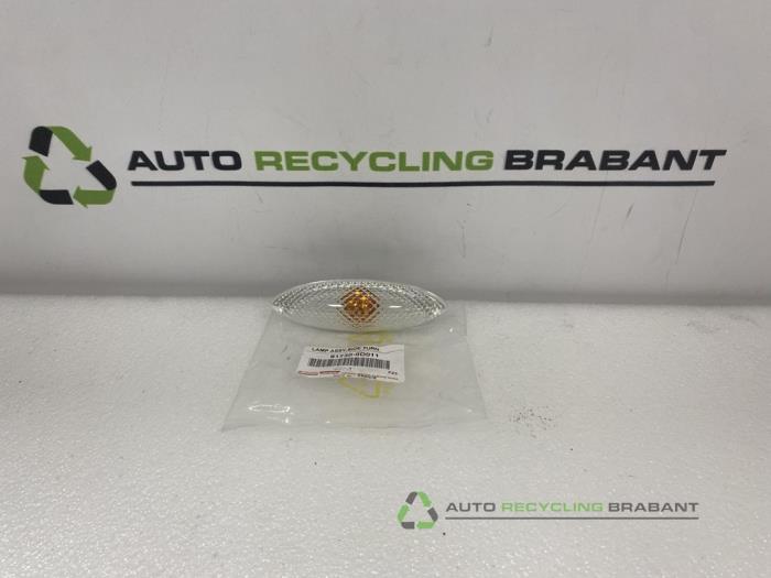 Knipperlicht Scherm rechts-voor van een Toyota Yaris, Gebruikt, -, -, Ophalen of Verzenden