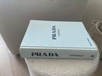 Prada boek, Huis en Inrichting, Ophalen of Verzenden