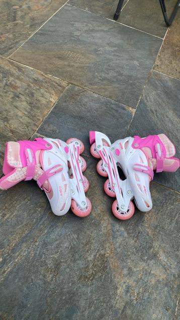 ROZE SKEELERS MAAT 34-37 beschikbaar voor biedingen