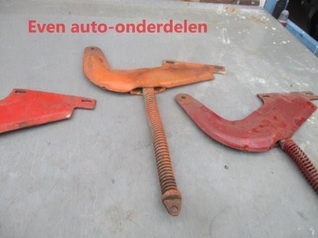 links of rechts voorzijde Kofferdeksel scharnier VW kever 1, Auto-onderdelen, Carrosserie en Plaatwerk, Deur, Volkswagen, Gebruikt