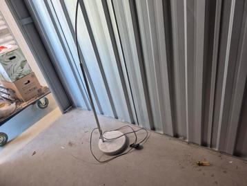 Booglamp marmeren voet beschikbaar voor biedingen