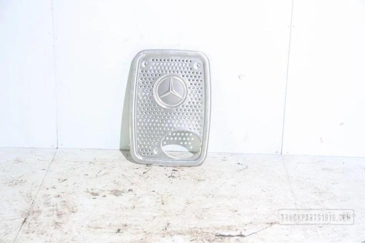 Mercedes-Benz Actros Body & Chassis Parts MB Actros Afdekpla, Auto-onderdelen, Vrachtwagen-onderdelen, Gebruikt, Ophalen