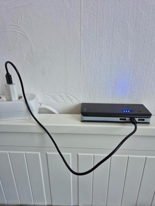 Powerbank midden/groot Trust, Audio, Tv en Foto, Dvd-spelers, Zo goed als nieuw, Overige merken, Ophalen of Verzenden