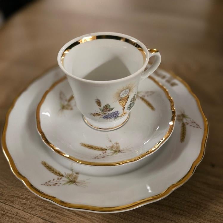 bordje kop en schotel, Verzamelen, Porselein, Kristal en Bestek, Ophalen, Gebruikt, Porselein, Kop en/of schotel