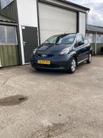 Toyota Aygo 1.0-12V + 4 nieuwe allseabanden (bj 2007), Voorwielaandrijving, Elektrische ramen, Stof, Gebruikt