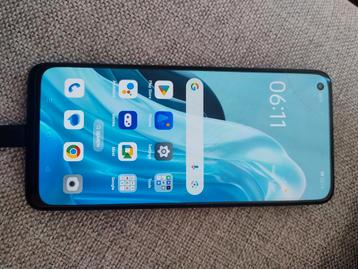 Oppo Reno7, + hoes beschikbaar voor biedingen