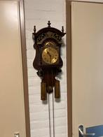 Antieke Hangklok met Dag/Nacht Aanduiding, Antiek en Kunst, Antiek | Klokken, Ophalen of Verzenden