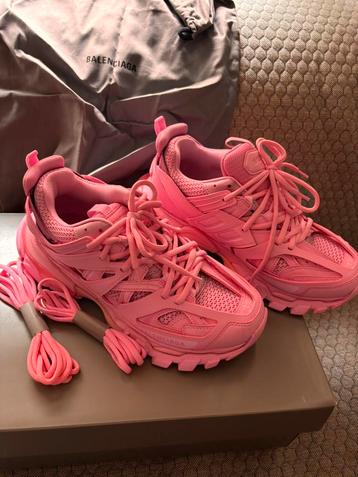 Balenciaga track maat 39 roze/rose beschikbaar voor biedingen