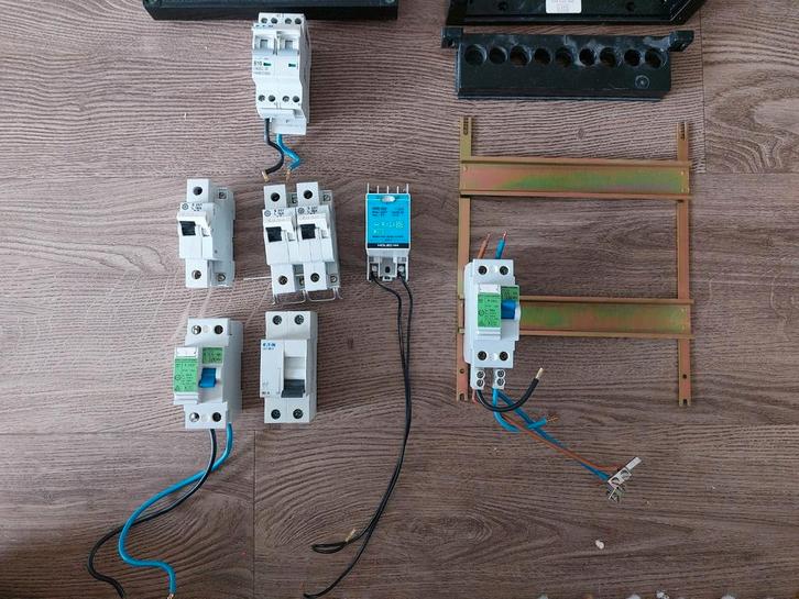 Installatieautomaten groepenkast, Hobby en Vrije tijd, Elektronica-componenten, Gebruikt, Ophalen of Verzenden