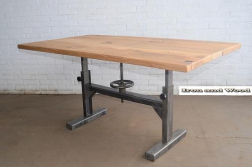 Oud eiken wagondelen tafel -oud stalen verstelbaar onderstel, Huis en Inrichting, Woonaccessoires | Overige, Nieuw, Ophalen