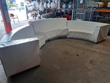 Lounge bank halfrond horeca  beschikbaar voor biedingen