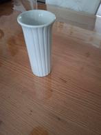 Witte Bloemenvaas - Mooie Decoratie, Ophalen, Wit, Aardewerk of Porselein, Zo goed als nieuw