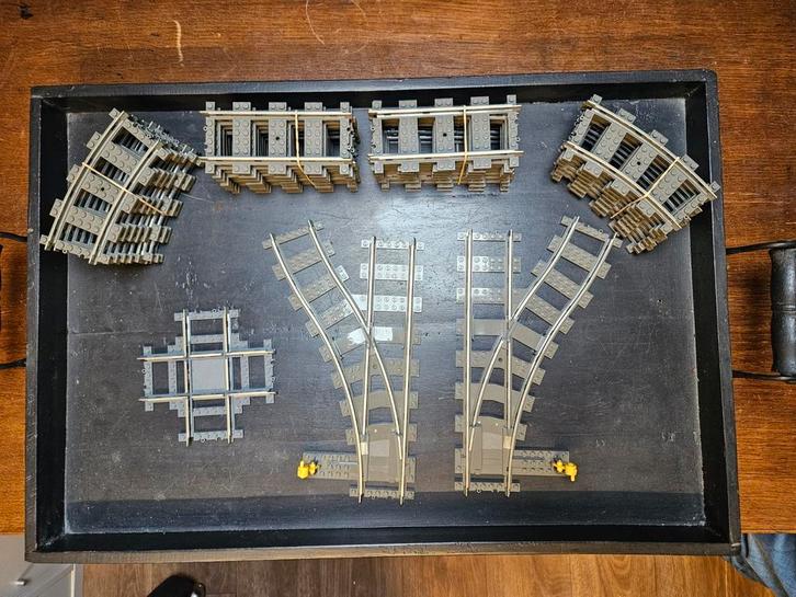 Lego 9 volt rails.wissels kruispunt in nieuwstaat., Kinderen en Baby's, Speelgoed | Duplo en Lego, Zo goed als nieuw, Lego, Losse stenen