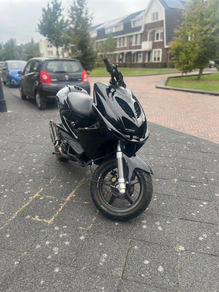 Aerox Scooter 2 takt 70cc - Loopt niet, Fietsen en Brommers, Scooters | Yamaha, Gebruikt, Aerox, Maximaal 45 km/u, Tweetakt, Ophalen