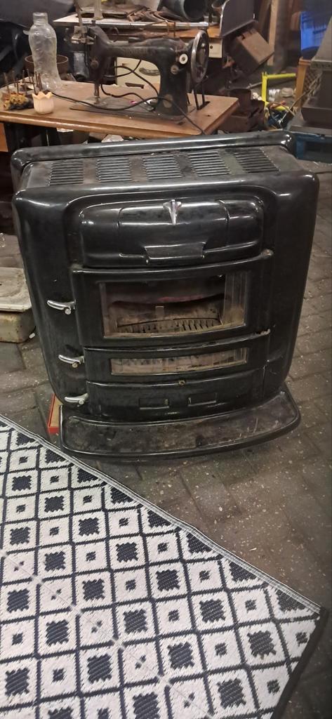 Vintage Kolenkachel - Sfeervolle Verwarming, Huis en Inrichting, Kachels, Gebruikt, Vrijstaand, Kolenkachel, Hout, Ophalen