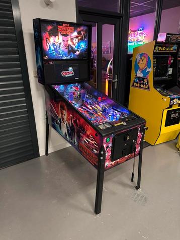 Prachtige flipperkast Stern Netflix Stranger Things Pinball beschikbaar voor biedingen