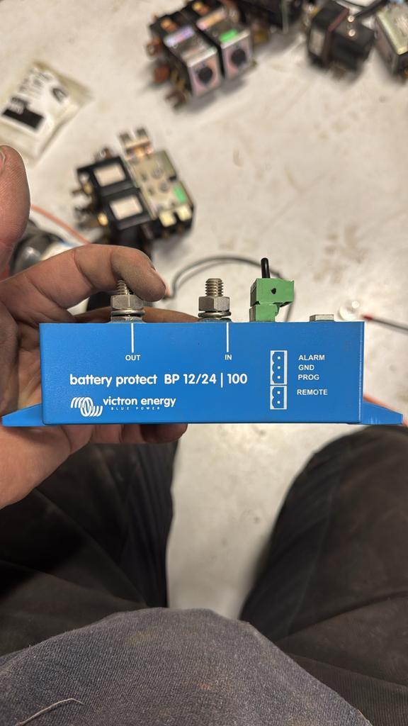 Victron Battery Protect 12/24V - 100A, Caravans en Kamperen, Camper-accessoires, Nieuw, Ophalen of Verzenden