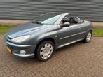 Peugeot 206 1.6 16V CC 2006 Grijs, Auto's, Voorwielaandrijving, Stof, Open dak, 4 cilinders