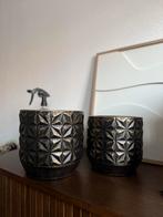 2 grote nieuwe bloempotten tuincentrum, Ophalen of Verzenden, Zo goed als nieuw, Overige materialen, Minder dan 25 cm