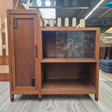 Vintage artdeco kastje Amsterdamse school beschikbaar voor biedingen