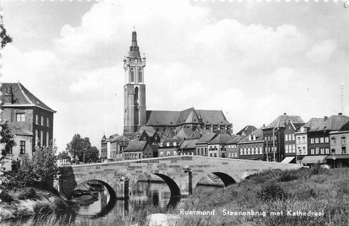 (388-479-025) Roermond Steenen Brug met Kathedraal, Verzamelen, Ansichtkaarten | Nederland, Limburg, Verzenden