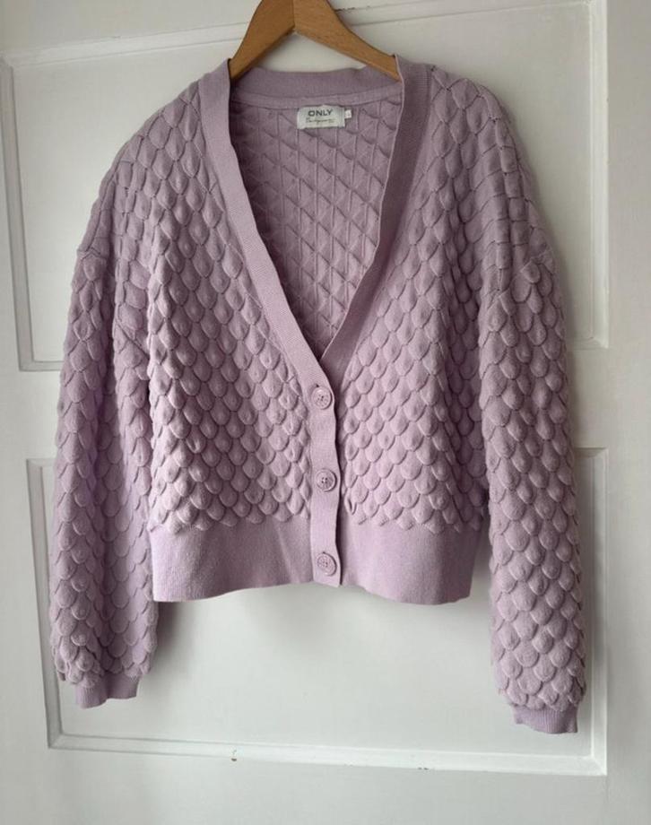Mooi lila schup reliëf pofmouw vest Only maat L 40 42, Kleding | Dames, Truien en Vesten, Zo goed als nieuw, Maat 38/40 (M), Paars