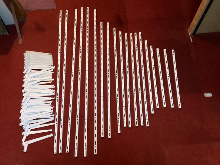 Plankdragers schapdragers wit 20 cm. met ophangrails, Doe-het-zelf en Verbouw, IJzerwaren en Bevestigingsmiddelen, Ophalen