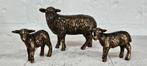 SCHAAP MET 2 LAMMETJES / bronzen beeld, Ophalen of Verzenden, Nieuw, Boerderijdier, Beeldje of Figuurtje
