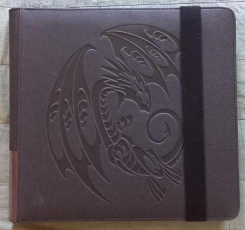 Dragonshield Card Codex Portfolio 576, Hobby en Vrije tijd, Verzamelkaartspellen | Magic the Gathering, Zo goed als nieuw, Boek of Catalogus