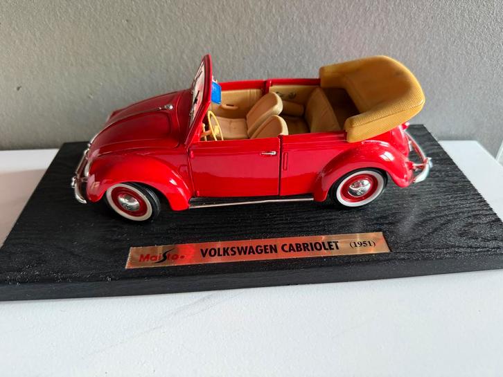 Maisto Volkswagen Kever Cabriolet (1951) - Modelauto, Hobby en Vrije tijd, Modelauto's | 1:18, Zo goed als nieuw, Auto, Maisto