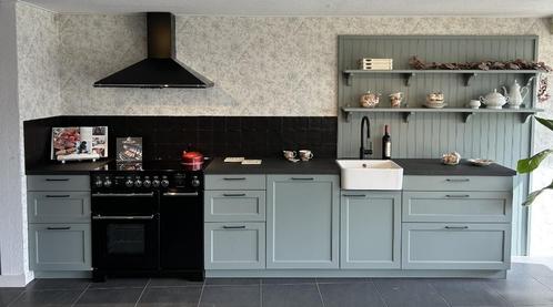 Keukens Opheffingsuitverkoop! Landelijke keuken Grijsgroen, Huis en Inrichting, Keuken | Complete keukens, Nieuw, Enkelwandige keuken