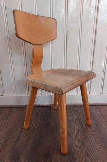 Schoolstoeltje/stoeltje kind, hout beschikbaar voor biedingen