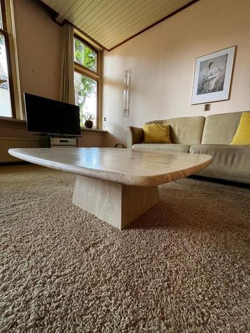 Stenen salontafel marmer look beschikbaar voor biedingen