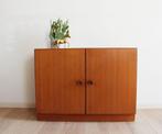 Houten vintage Omnia dressoir. Retro design kast, jaren 80, Huis en Inrichting, Kasten | Dressoirs, Ophalen, O, Retro, vintage, design, omnia,
