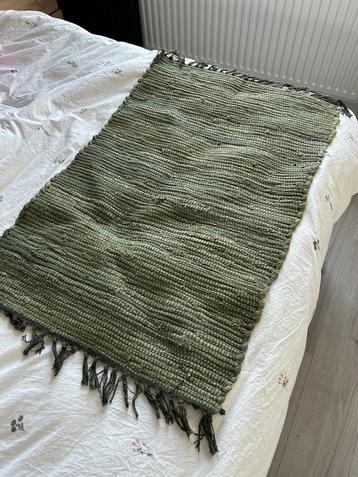 Kleedje beschikbaar voor biedingen