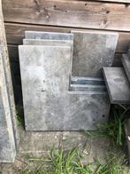 Vijver omrand tegels en twee grote stap stenen., Tuin en Terras, Tegels en Klinkers, Ophalen, Zo goed als nieuw, 10 m² of meer