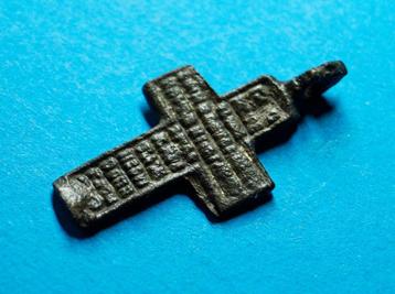 Crucifix - 16e/17e eeuw - Bodemvondst - TOPSTUK beschikbaar voor biedingen