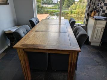 Eetkamertafel 2.10 bij 95 met fautuils beschikbaar voor biedingen