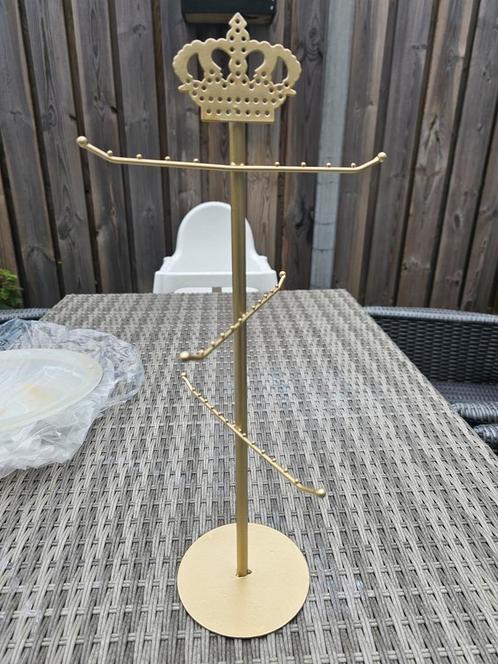 Gouden Sieraden standaard Kroon - Gold jewelry stand crown, Sieraden, Tassen en Uiterlijk, Overige Accessoires, Zo goed als nieuw