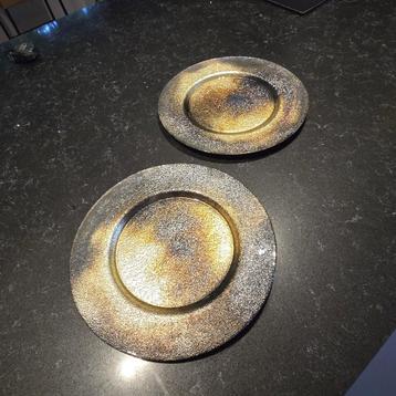 2 onderborden zwart-goud glas beschikbaar voor biedingen