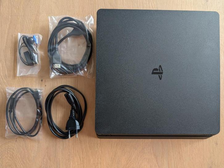 Sony PlayStation 4 Slim (1TB), controller, 6 spellen, doos, Spelcomputers en Games, Spelcomputers | Sony PlayStation 4, Zo goed als nieuw