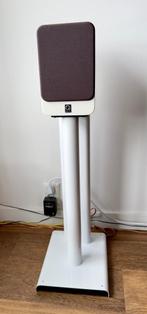 Q Acoustic 2010 luidsprekers met standaard - twee stuks, Audio, Tv en Foto, Luidsprekers, Zo goed als nieuw, 60 tot 120 watt, Front, Rear of Stereo speakers