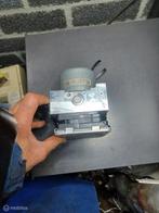 ABS computer Renault Trafic bestel ('20-'23) 476609561r, Gebruikt, Renault, Ophalen of Verzenden, Renault