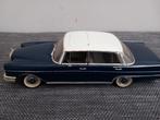 Mercedes 300 SE Revell, Hobby en Vrije tijd, Modelauto's | 1:18, Ophalen of Verzenden, Zo goed als nieuw, Auto, Revell