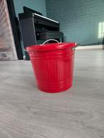 Rode KNODD ton met deksel, Ophalen