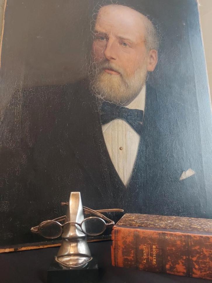 Antieke bril met uitschuifbare armen verlengpootjes, Antiek en Kunst, Curiosa en Brocante, Ophalen of Verzenden