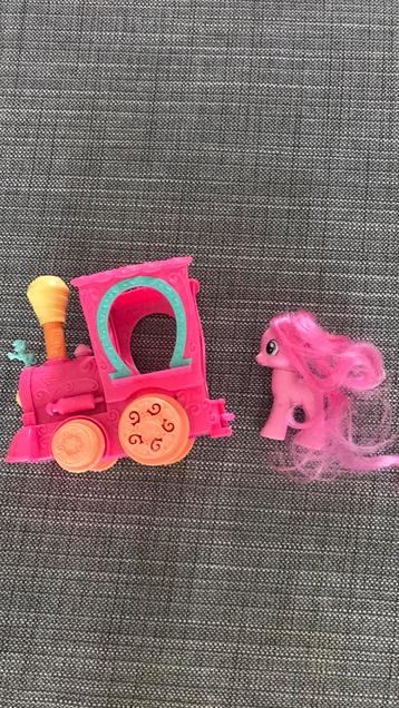 My little pony treintje die echt rijd en paardje roze 
