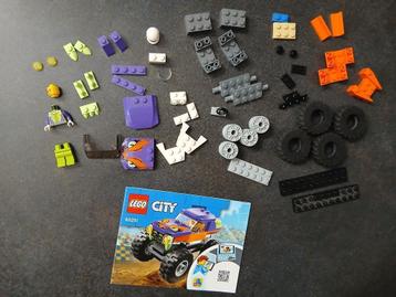 Lego Monstertruck 60251 compleet + boekje beschikbaar voor biedingen