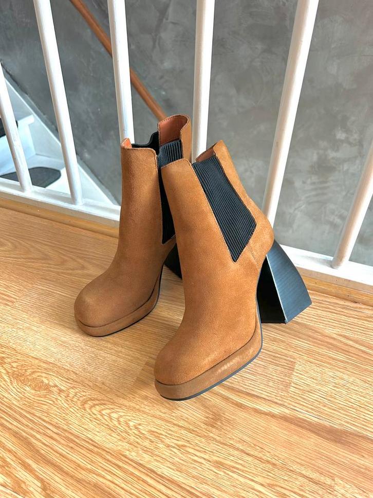 Halfhoge nieuwe Design suede laarsjes 38, Kleding | Dames, Jassen | Winter, Nieuw, Maat 38/40 (M), Bruin, Ophalen